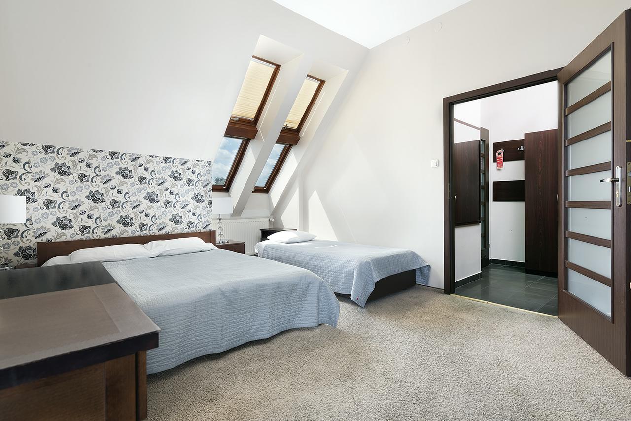 Hotel Pod Kasztanami Lublin Exterior foto